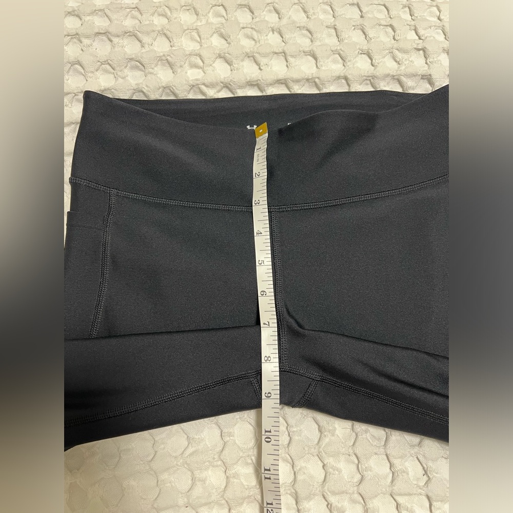 Under Armor HeatGear Black Compression Leggings - Picture 7 of 8
